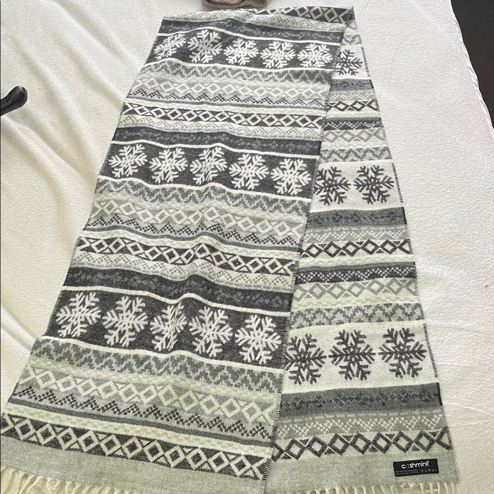 Snowflake ❄️ ❄️ ❄️ Scarf  Made in Germany 🇩🇪